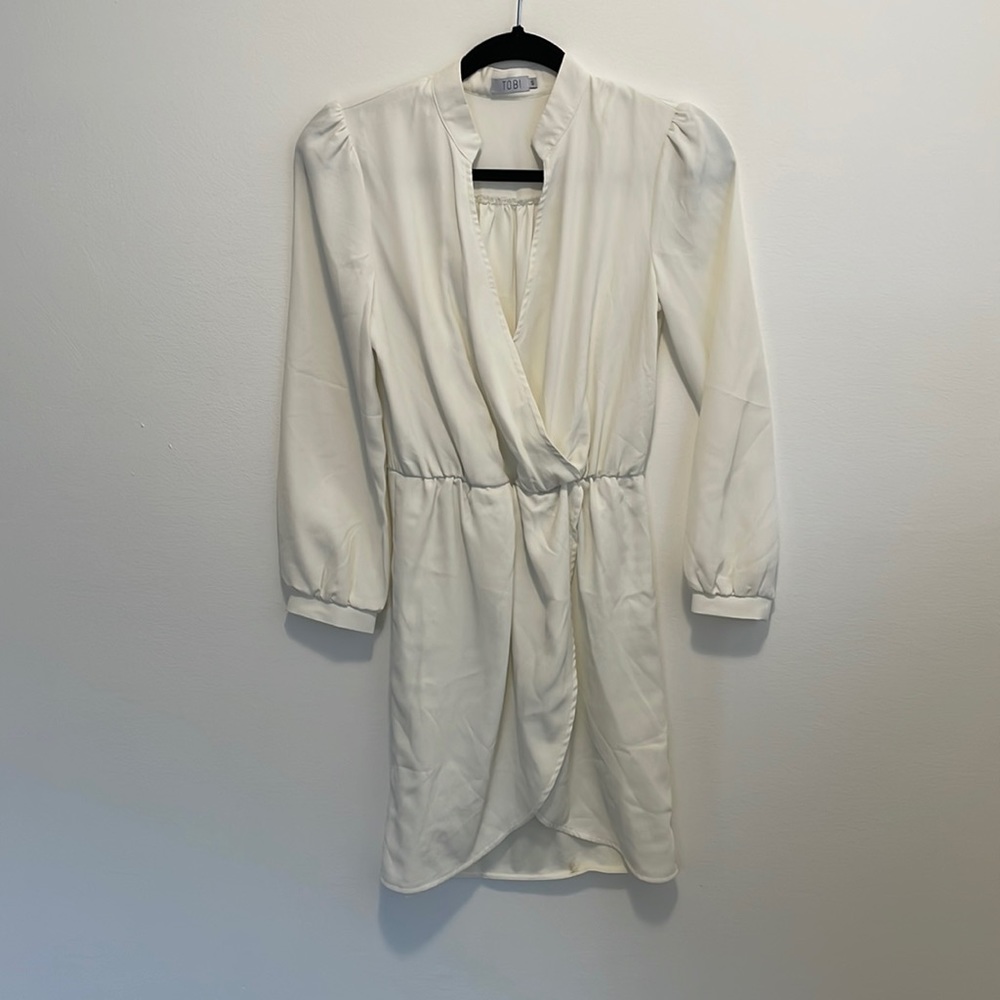 Simple & fun white dress from Tobi